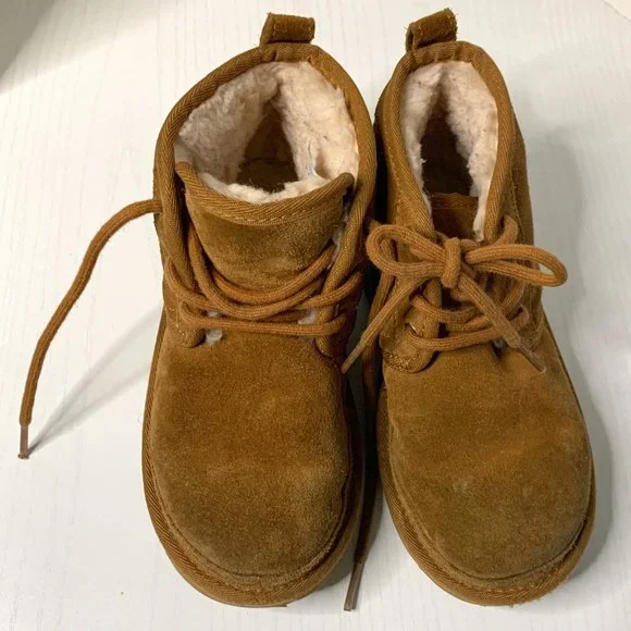 UGG girls boots - Picture 1 of 7